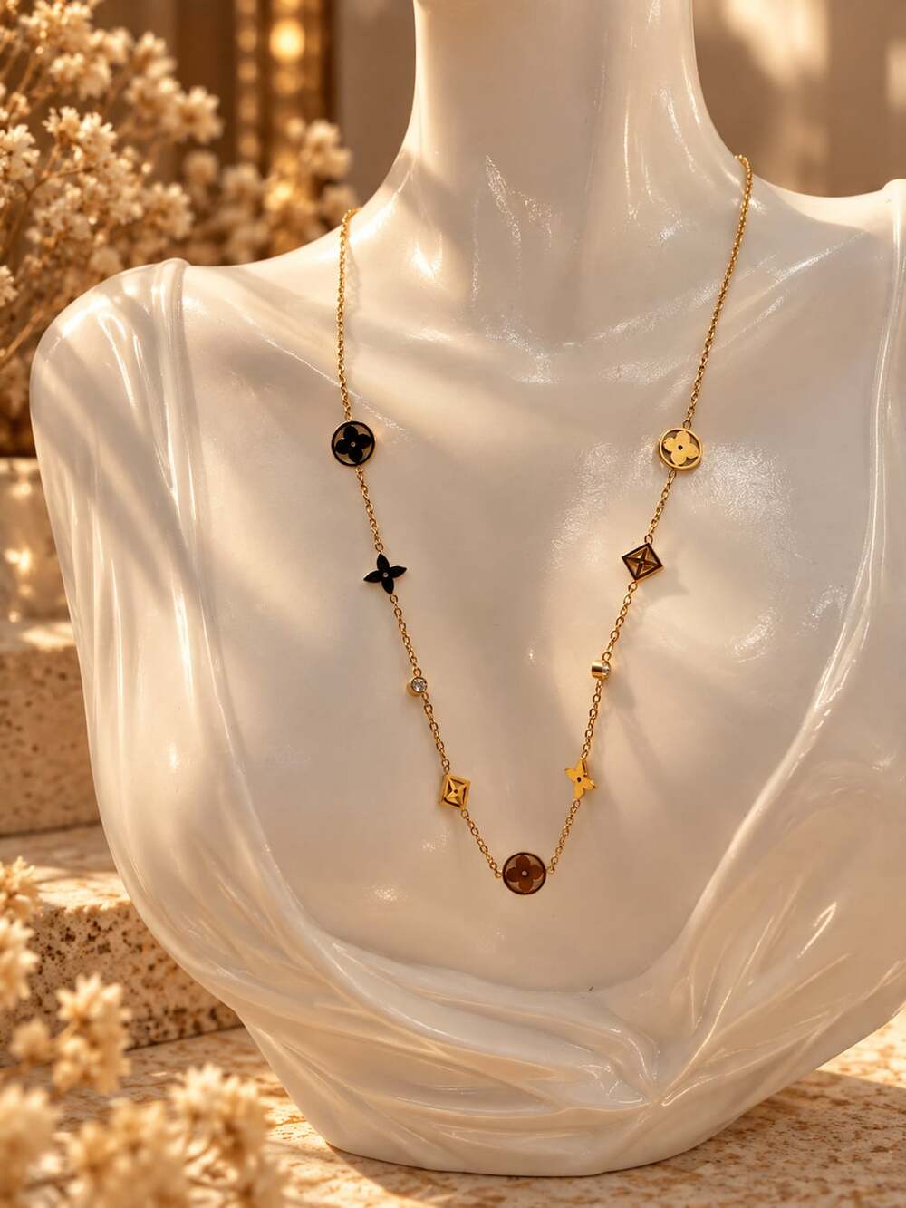 Titanium Steel 18K Gold Plated Geometric Clover Flower Necklace